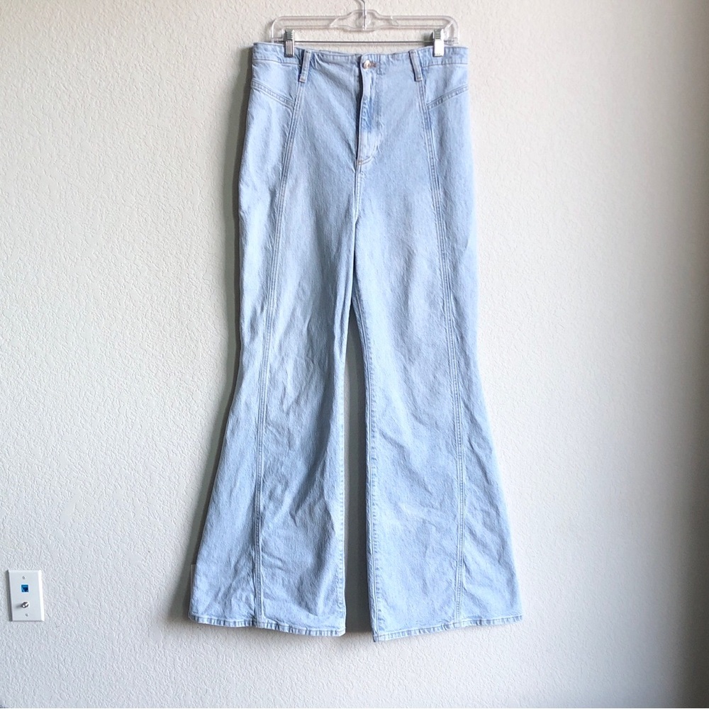 We The Free Florence Flare Jeans Light Wash 32 Free People